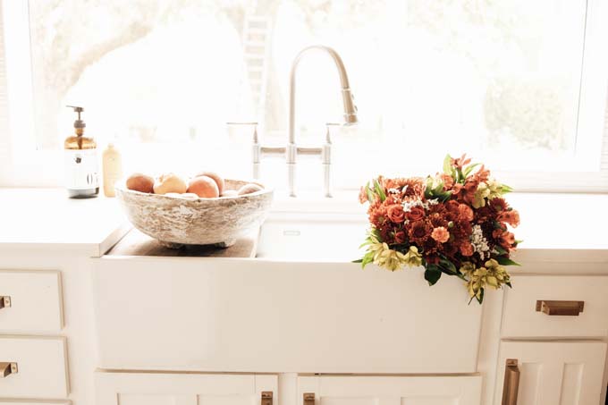 Fall Kitchen Decor on a Budget |fall on a budget|decor budget|fall kitchen tour|fall home tour|fall decor|budget decorating|budget friendly decor|farmhouse style|fall farmhouse|fall budget tips|Hallstrom Home