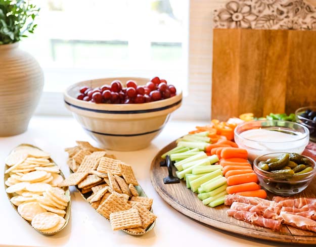 Easy Meat and Cheese Charcuterie Board |charcuterie board|thanksgiving appetizer|party planning|charcuterie board shopping list|serving tray|appetizer board|easy recipe|easy appetizer|party appetizer|farmhouse living|holiday recipe|holiday decor|HallstromHome