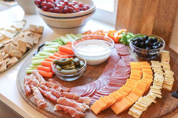 Easy Meat and Cheese Charcuterie Board |charcuterie board|thanksgiving appetizer|party planning|charcuterie board shopping list|serving tray|appetizer board|easy recipe|easy appetizer|party appetizer|farmhouse living|holiday recipe|holiday decor|HallstromHome