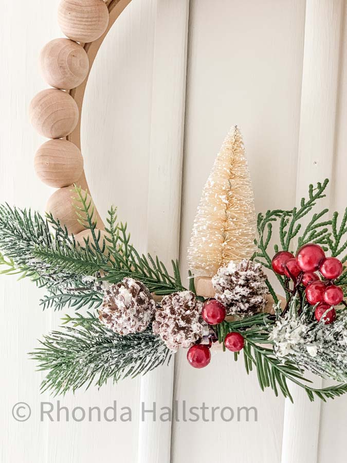 Wood Bead Wreath DIY |Split wood ball wreath|split ball wreath|wood ball wreath|farmhouse wreath|diy wreath|diy farmhouse wreath|wreath tutorial|wreath tutorial diy|split wood ball wreath|hallstrom home
