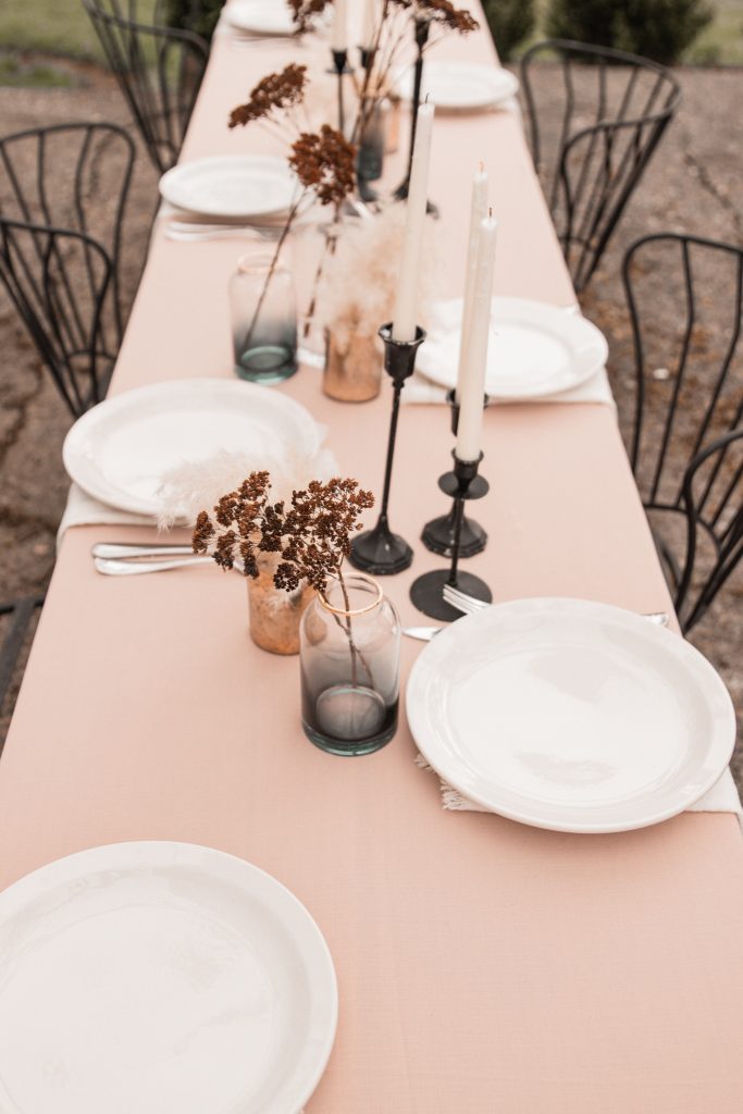 How to Style Tables Outdoors |fall table|fall tablescape|farmhouse table|wedding table decor|wedding tablescape|fall wedding|al fresco dining|simple table setting|styling a table|farmhouse style|Hallstrom Home