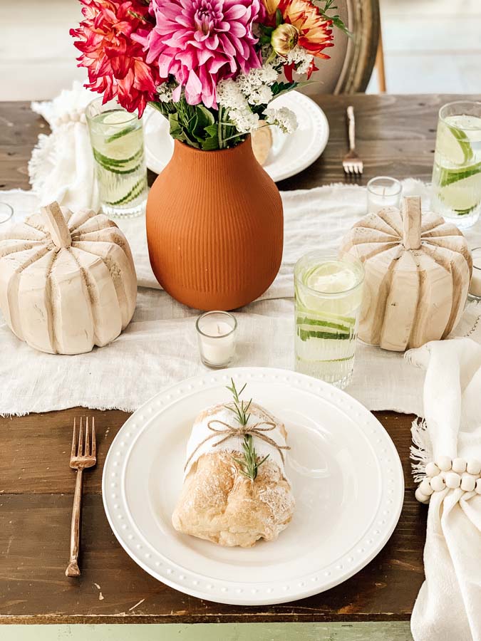 Fall Tablescapes|farmhouse decor|fall table|fall centerpiece|fall bouquet|fall farmhouse tablescape|20 fall centerpieces|pumpkin decor|fall pumpkin|fall tablescape decorations|HallstromHome