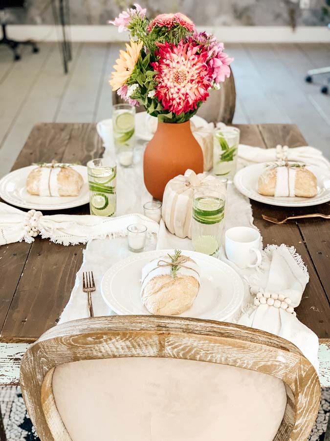 Fall Tablescapes|farmhouse decor|fall table|fall centerpiece|fall bouquet|fall farmhouse tablescape|20 fall centerpieces|pumpkin decor|fall pumpkin|fall tablescape decorations|HallstromHome