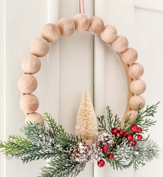 Wood Bead Wreath DIY |Split wood ball wreath|split ball wreath|wood ball wreath|farmhouse wreath|diy wreath|diy farmhouse wreath|wreath tutorial|wreath tutorial diy|split wood ball wreath|hallstrom home