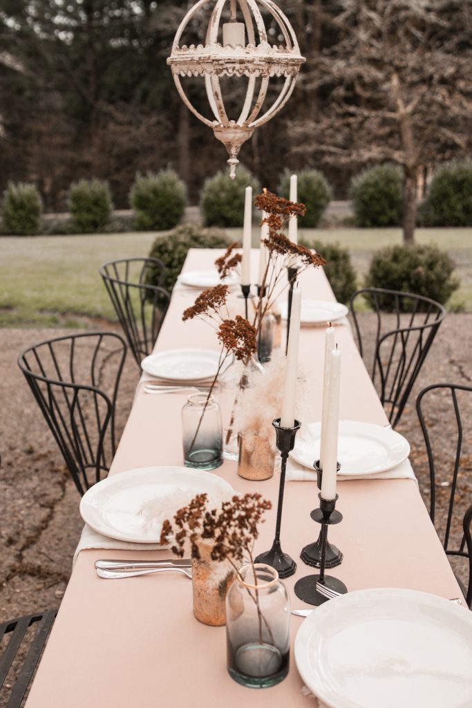 How to Style Tables Outdoors |fall table|fall tablescape|farmhouse table|wedding table decor|wedding tablescape|fall wedding|al fresco dining|simple table setting|styling a table|farmhouse style|Hallstrom Home