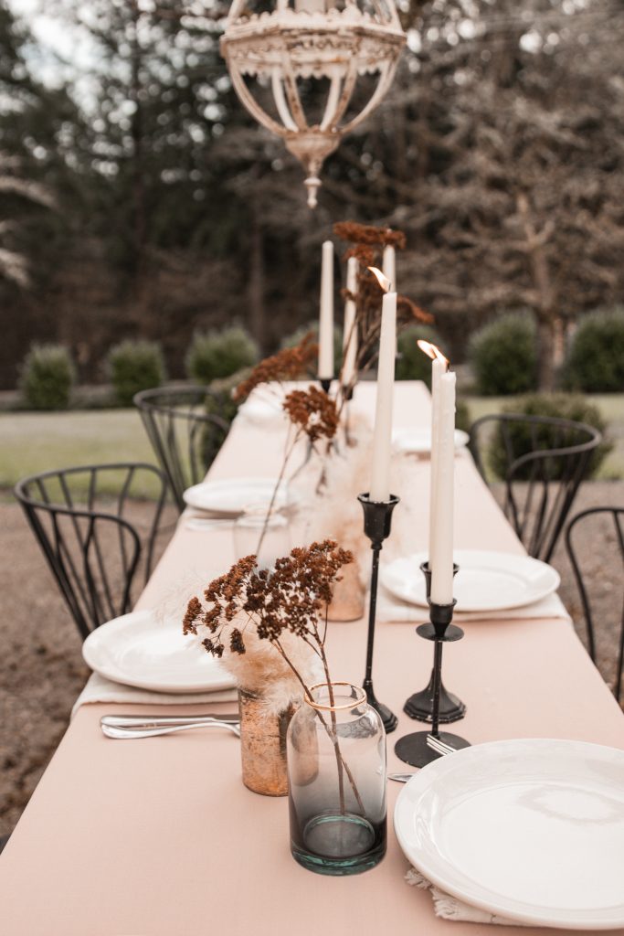 How to Style Tables Outdoors |fall table|fall tablescape|farmhouse table|wedding table decor|wedding tablescape|fall wedding|al fresco dining|simple table setting|styling a table|farmhouse style|Hallstrom Home