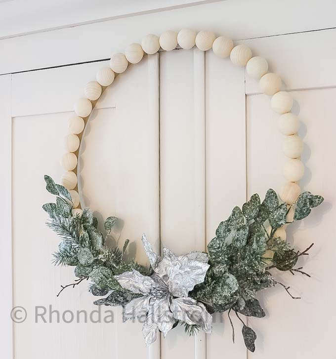 Wood Bead Wreath DIY |Split wood ball wreath|split ball wreath|wood ball wreath|farmhouse wreath|diy wreath|diy farmhouse wreath|wreath tutorial|wreath tutorial diy|split wood ball wreath|hallstrom home