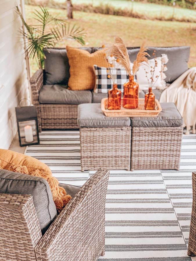 Picking a Farmhouse Outdoor Rug |farmhouse rug|machine washable rug|how to pick a rug|best farmhouse rug|best rug|striped rug|outdoor rug|fall decor|fall farmhouse|farmhouse style|HallstromHome