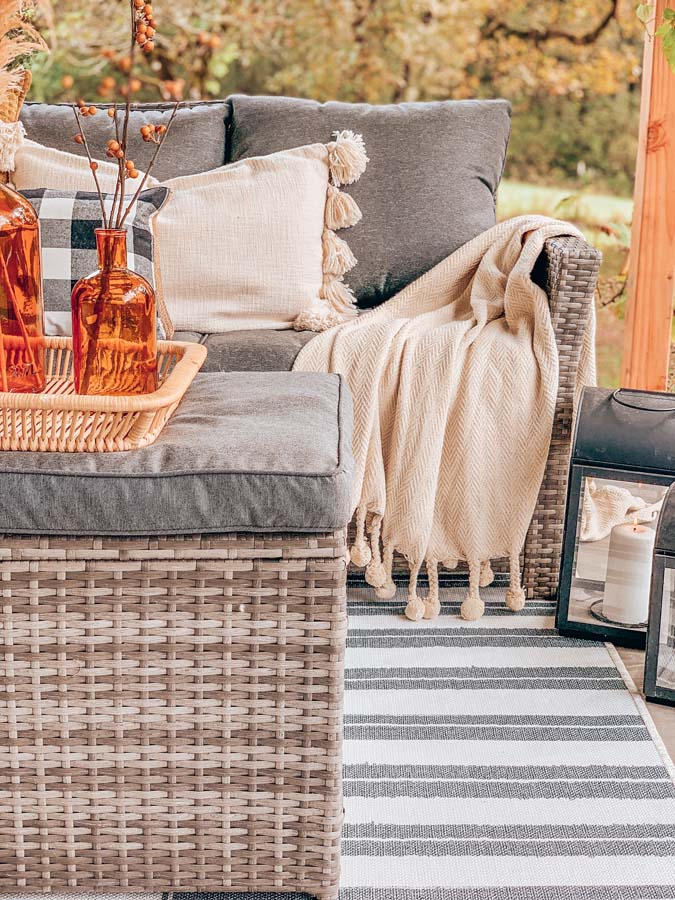 Picking a Farmhouse Outdoor Rug |farmhouse rug|machine washable rug|how to pick a rug|best farmhouse rug|best rug|striped rug|outdoor rug|fall decor|fall farmhouse|farmhouse style|HallstromHome