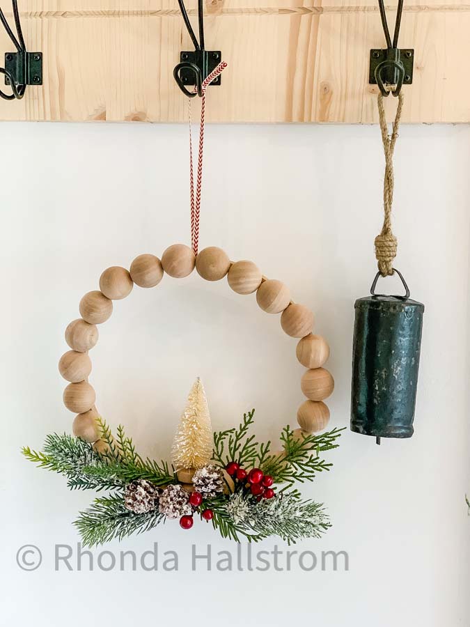 Wood Bead Wreath DIY |Split wood ball wreath|split ball wreath|wood ball wreath|farmhouse wreath|diy wreath|diy farmhouse wreath|wreath tutorial|wreath tutorial diy|split wood ball wreath|hallstrom home