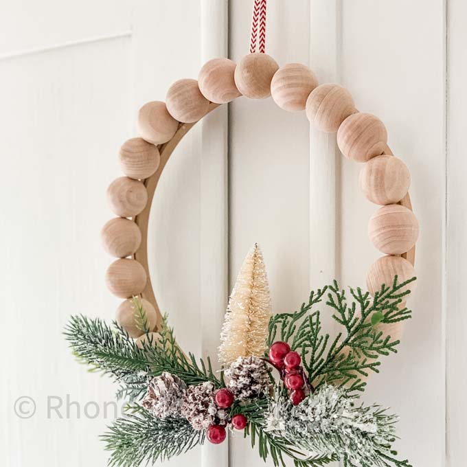 Wood Bead Wreath DIY |Split wood ball wreath|split ball wreath|wood ball wreath|farmhouse wreath|diy wreath|diy farmhouse wreath|wreath tutorial|wreath tutorial diy|split wood ball wreath|hallstrom home