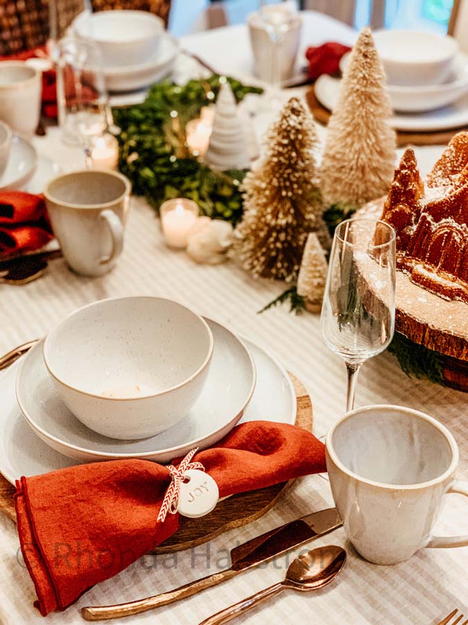 Elegant Holiday Tablescape |holiday table|christmas table|christmas decor|farmhouse christmas|easy tablescape|stoneware dishes|red christmas|holiday decor|party planning|christmas party|covid christmas|elegant dining|dining room decor|Hallstrom Home