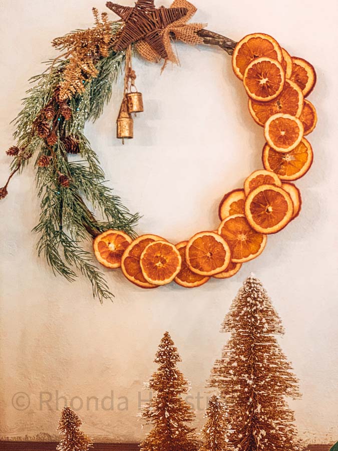 Dried Orange Wreath |dried orange diy|wreath diy|christmas wreath|easy wreath tutorial|farmhouse decor|farmhouse Christmas|vintage christmas|dried oranges|dried orange wreath tutorial|orange garland|HallstromHome