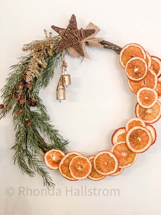 Dried Orange Wreath |dried orange diy|wreath diy|christmas wreath|easy wreath tutorial|farmhouse decor|farmhouse Christmas|vintage christmas|dried oranges|dried orange wreath tutorial|orange garland|HallstromHome