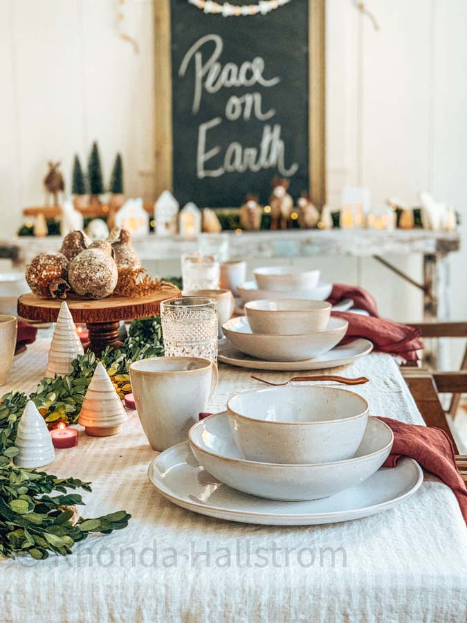 A SIMPLE, NATURAL FESTIVE TABLE – Ellei Home