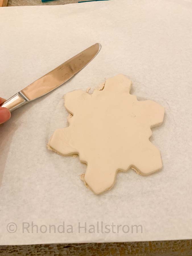 Tags Using Air Dry Clay |Clay Tags|clay tags diy|rustic clay tags|air dry clay ideas|clay gift tags|air dry clay gift tags|place setting tags|clay name tags|ceramic gift tags|HallstromHome