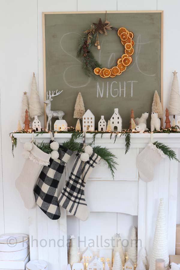 Dried Orange Wreath |dried orange diy|wreath diy|christmas wreath|easy wreath tutorial|farmhouse decor|farmhouse Christmas|vintage christmas|dried oranges|dried orange wreath tutorial|orange garland|HallstromHome