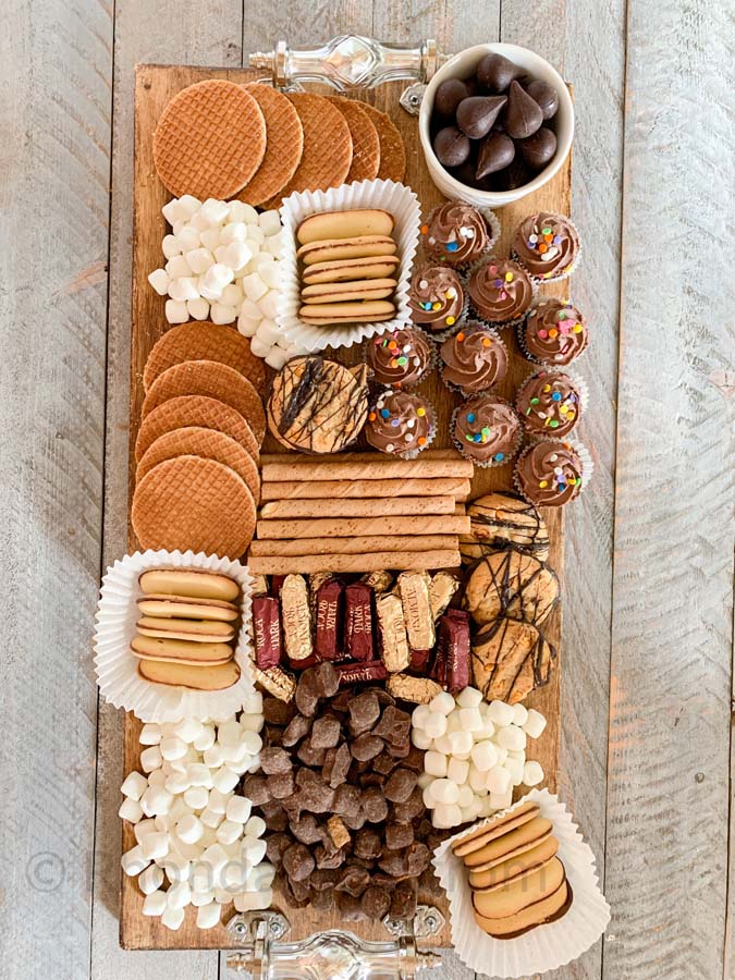 How to Build a Dessert Charcuterie Board |dessert board|party planning|dessert tray|charcuterie board|serving tray|dessert tray|party decor|holiday party|holiday recipe|easy recipe|dessert recipe|build a charcuterie board|dessert tray|HallstromHome