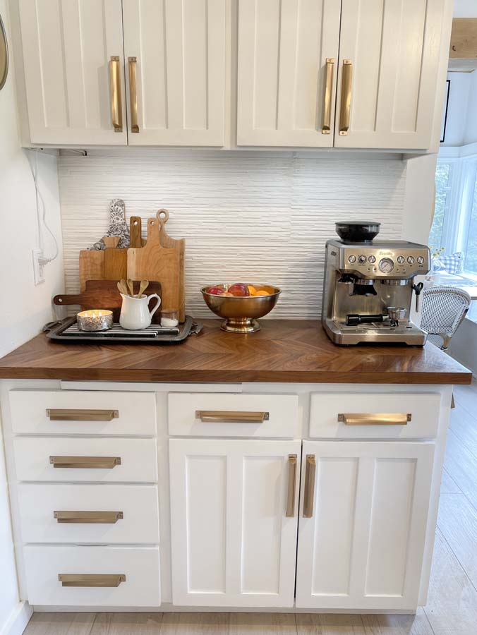 How to Organize Kitchen Drawers |kitchen organization|farmhouse kitchen|organize kitchen|clean kitchen|spring cleaning|home organizing|kitchen decor|shabby chic|modern Kitchen|kitchen drawer organizing|Hallstrom Home