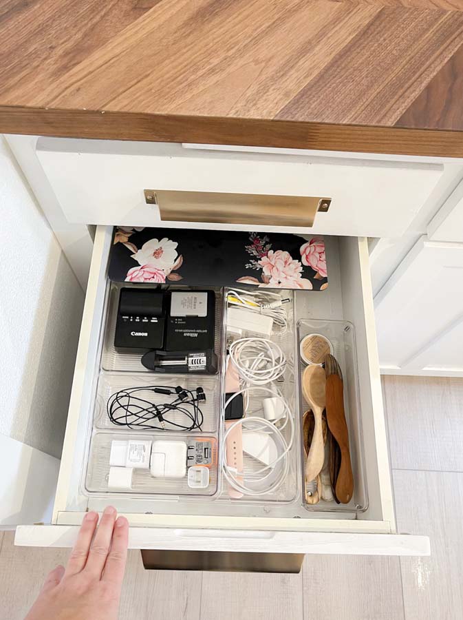 How to Organize Kitchen Drawers – Hallstrom Home