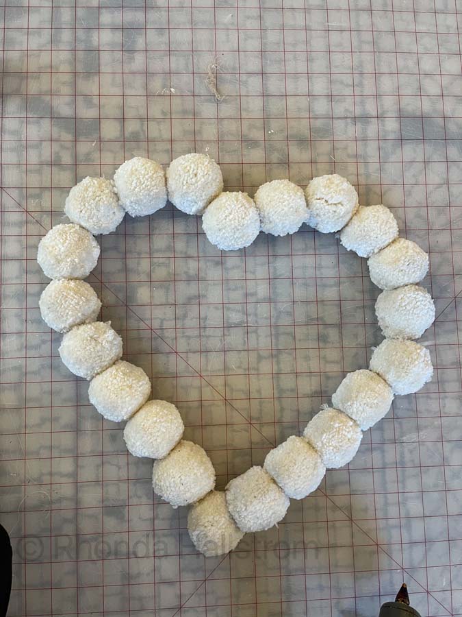 Love Week: DIY Yarn Heart Wreath  Heart wreath diy, Yarn diy, Heart wreath