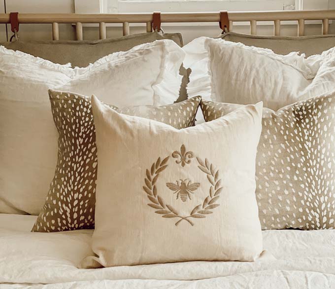 How to Mix & Match Throw Pillows on a Bed or Sofa