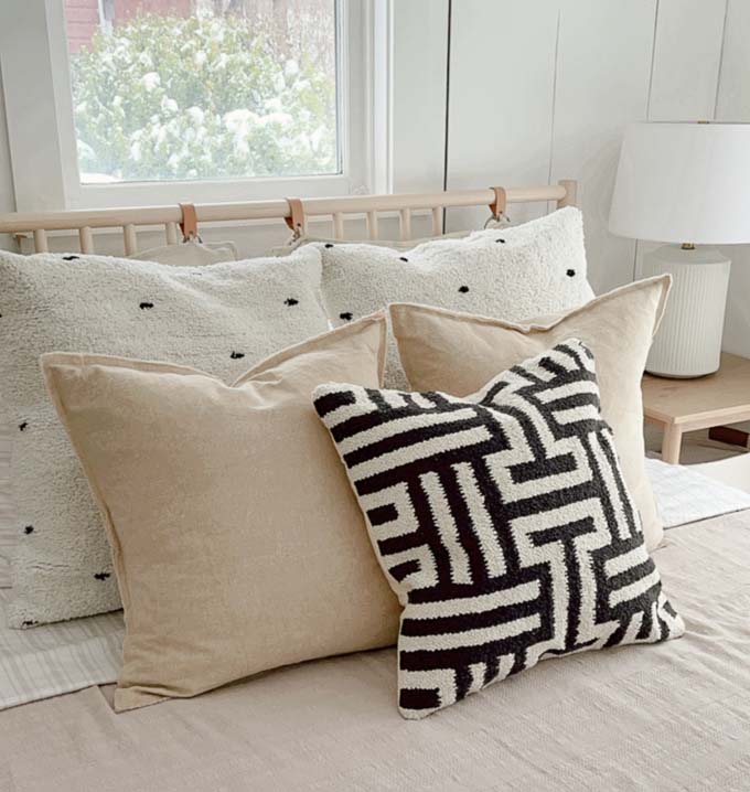 How to Mix & Match Throw Pillows on a Bed or Sofa