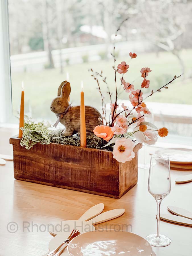 Easter Tablescape / how to set up an easter table scape / bunny plate chargers / wood bunny plates / easter plates / easy easter tablescape / easter brunch table / easter home decor / modern glam easter / modern farmhouse tablescape /  easter glam decor / simple easter tablescapes / holiday tablescapes / tablescape easter decor / DIY tablescape / floral tablescape / HallstromHome