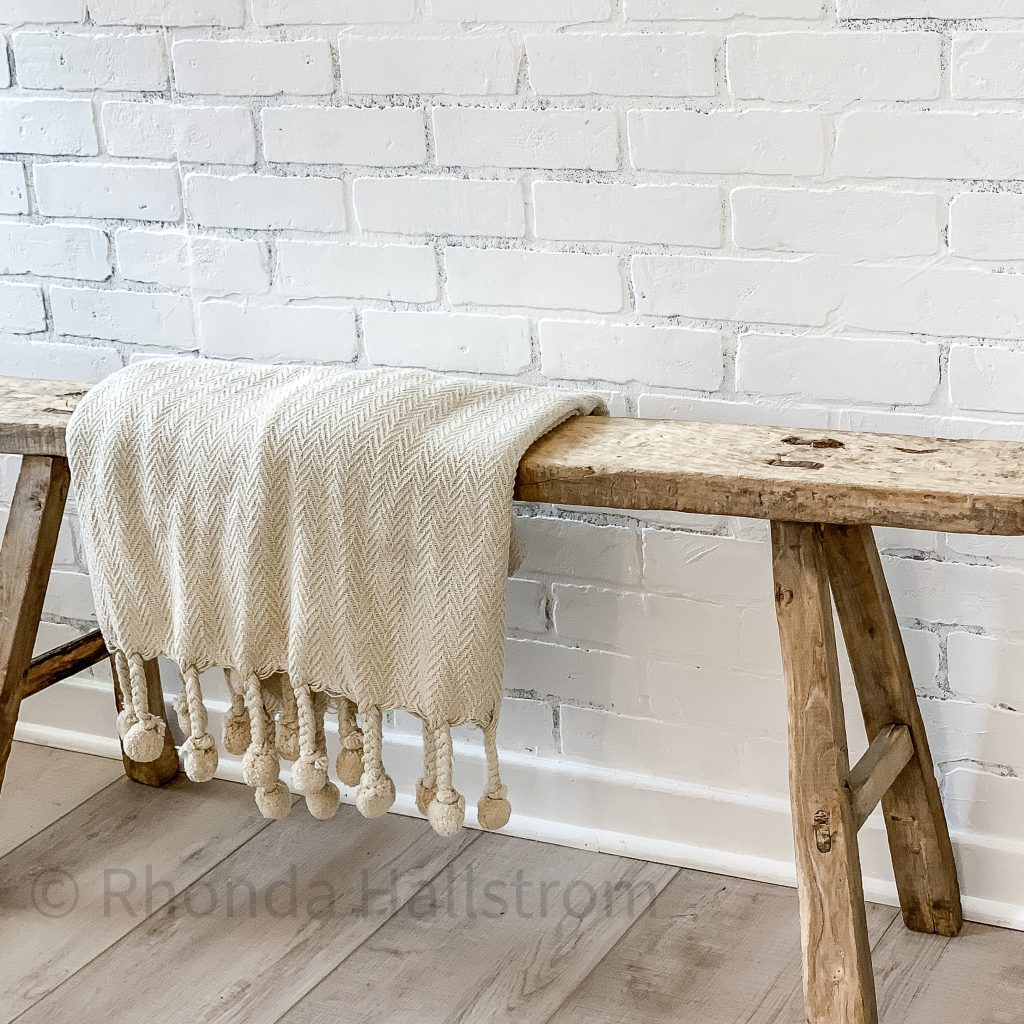 Farmhouse Style Benches / Farmhouse Benches / Farmhouse Kitchen Bench / Rustic Wood Benches / Wood Benches for Bedroom / Wood Benches Bedroom / Modern Wood Benches / Wood Bench Ideas / HallstromHome