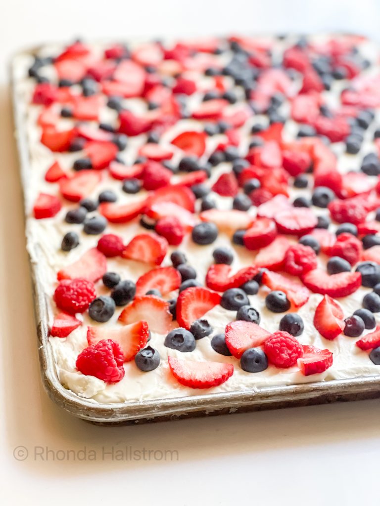 Berry Pizza Recipe / Mixed Berry Pizza / Brunch Pizza / Dessert Pizza / Summer Dessert / Strawberry Blueberry Pizza / HallstromHome