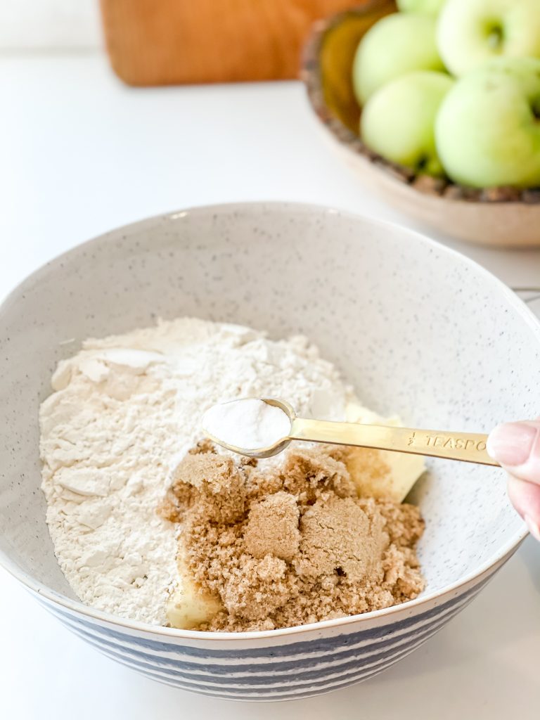 Apple Crumble Crisp / Apple Crumble Recipe With Oats / Apple Crumble Easy / Topping For Apple Crumble / How To Make Apple Crumble / HallstromHome