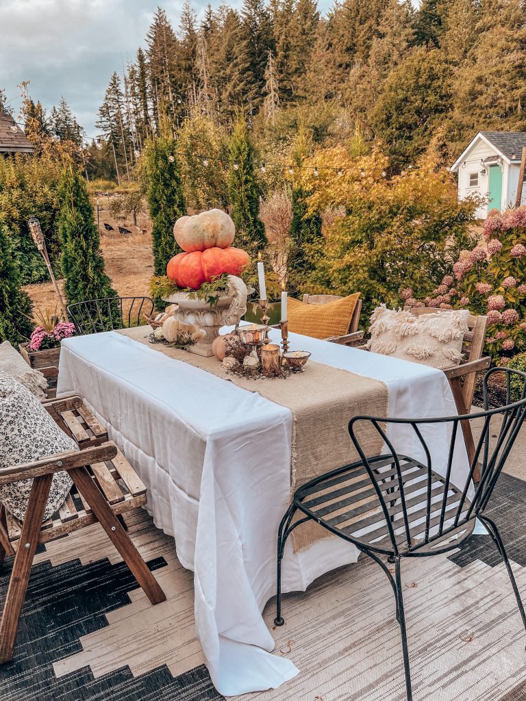 Outdoor Decor Ideas For Fall / Fall Party Tablescape Ideas / Fall Patio Ideas / Fall Pumpkin Centerpiece / How To Decorate For Fall Outside / Autumn Outdoor Decor Ideas / Fall Decor Tablescape / HallstromHome