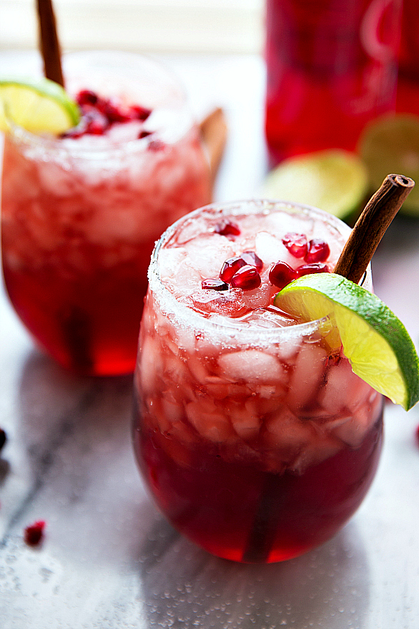 Sparkling Cranberry Pomegranate Drink / Cranberry Drink Non Alcoholic / Drink With Pomegranate Juice / Homemade Drink Recipes / HallstromHome