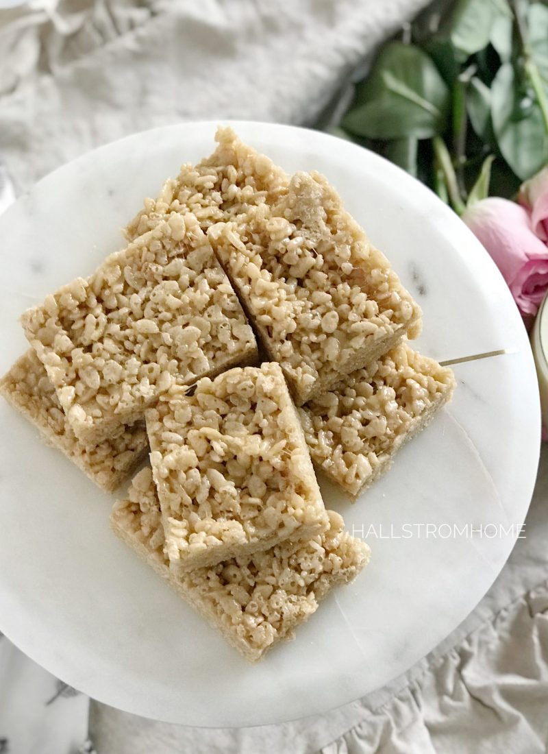 Salted Caramel Rice Krispie Treats / Recipe For Salted Caramel Rice Krispie Treats / Salted Caramel Rice Crispie Treats Recipe / HallstromHome