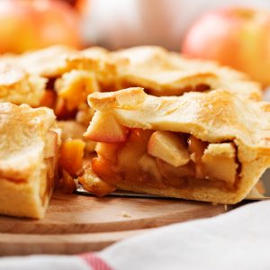 Best Homemade Apple Pie / How To Make Apple Pie / Homemade Apple Pie Recipe / Easy Apple Pie / Apple Pie Crust Recipe / HallstromHome
