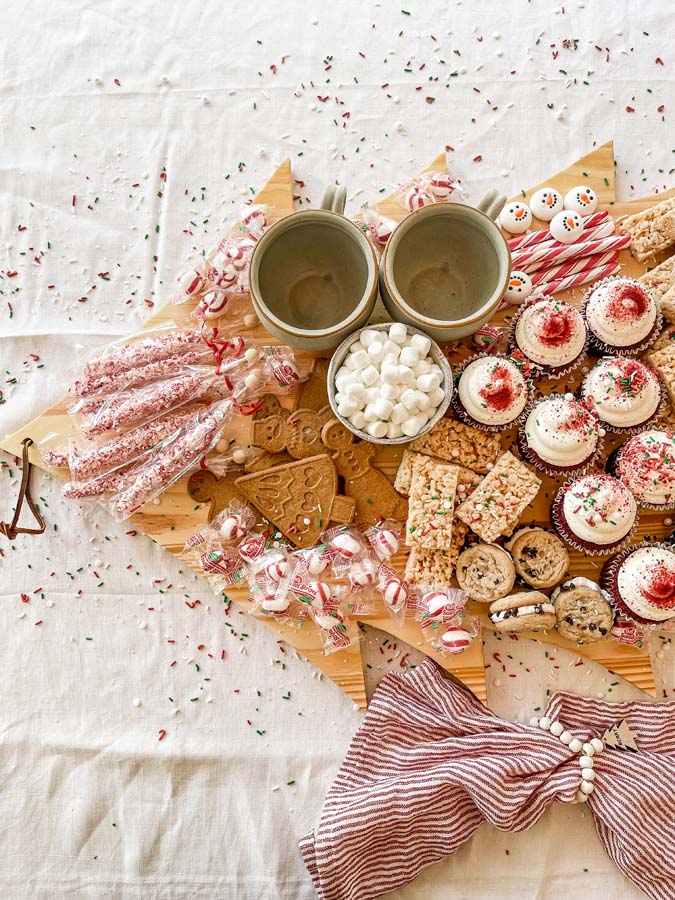 How To Make A Christmas Charcuterie Board / Christmas Candy Charcuterie Board / Holiday Dessert Charcuterie Board / Christmas Sweets Charcuterie Board / Dessert Charcuterie Board / What To Use As A Charcuterie Board / Candy Charcuterie Board / HallstromHome