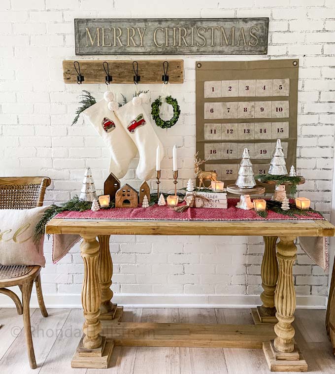 Christmas Entryway Ideas – Hallstrom Home