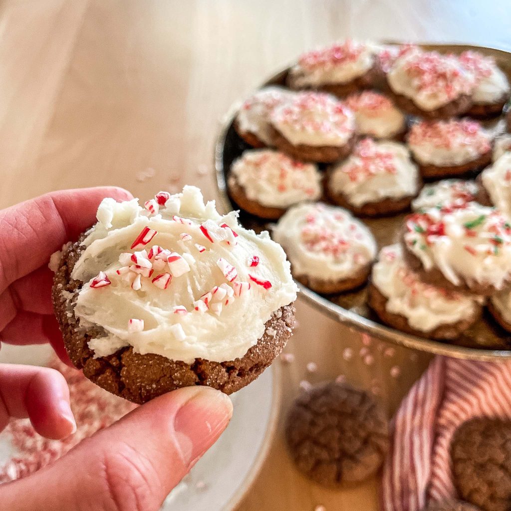 chewy chocolate cookies / holiday cookies / festive cookies / easy cookie recipe / the best party cookies / Hallstromhome