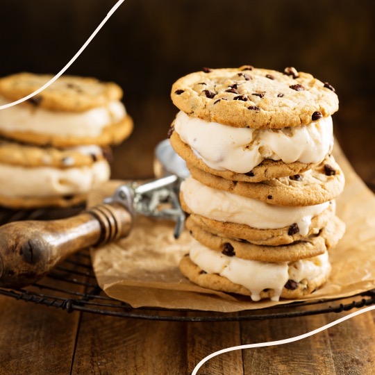 This Years Chocolate Chip Cookies / Classic Chocolate Chip Cookies / Easy Cookie Recipe / Homemade Chocolate Chip Cookies / Classic Cookies / HallstromHome