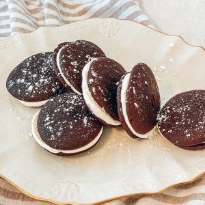 What is whoopie pie filling made of? / Why are my whoopie pies flat? / How to Store Whoopie Pies / Recipe Tips / Hallstromhome