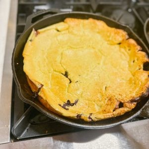 Blueberry Dutch Babies with Buttermilk Syrup/ dutch babies/ german pancakes/ breakfast food/easy breakfast