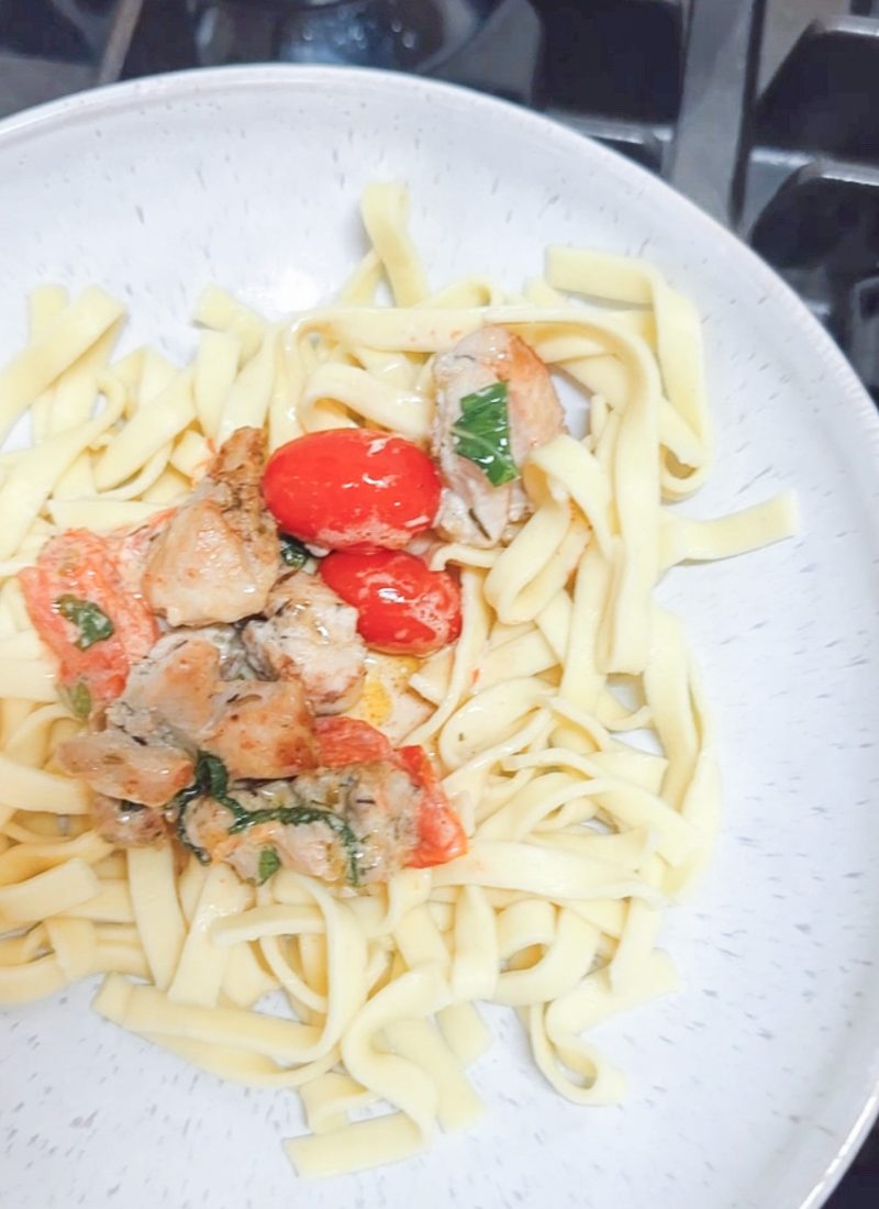 One Pan Italian Pasta/Easy recipes/pasta recipes/dinner recipes/chicken pasta/feeding a crowd
