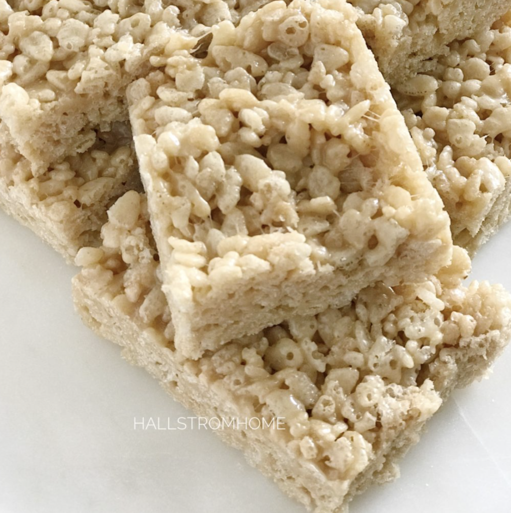 Pumpkin Spice Rice Krispies/pumpkin spice/fall recipes/easy recipes/dessert recipes/pumpkin/hallstromhome