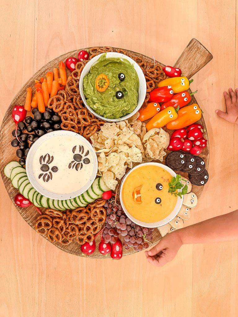 Halloween Spooky Snack Board/Halloween food/Halloween party/charcuterie board/easy dinner/hallstromhome