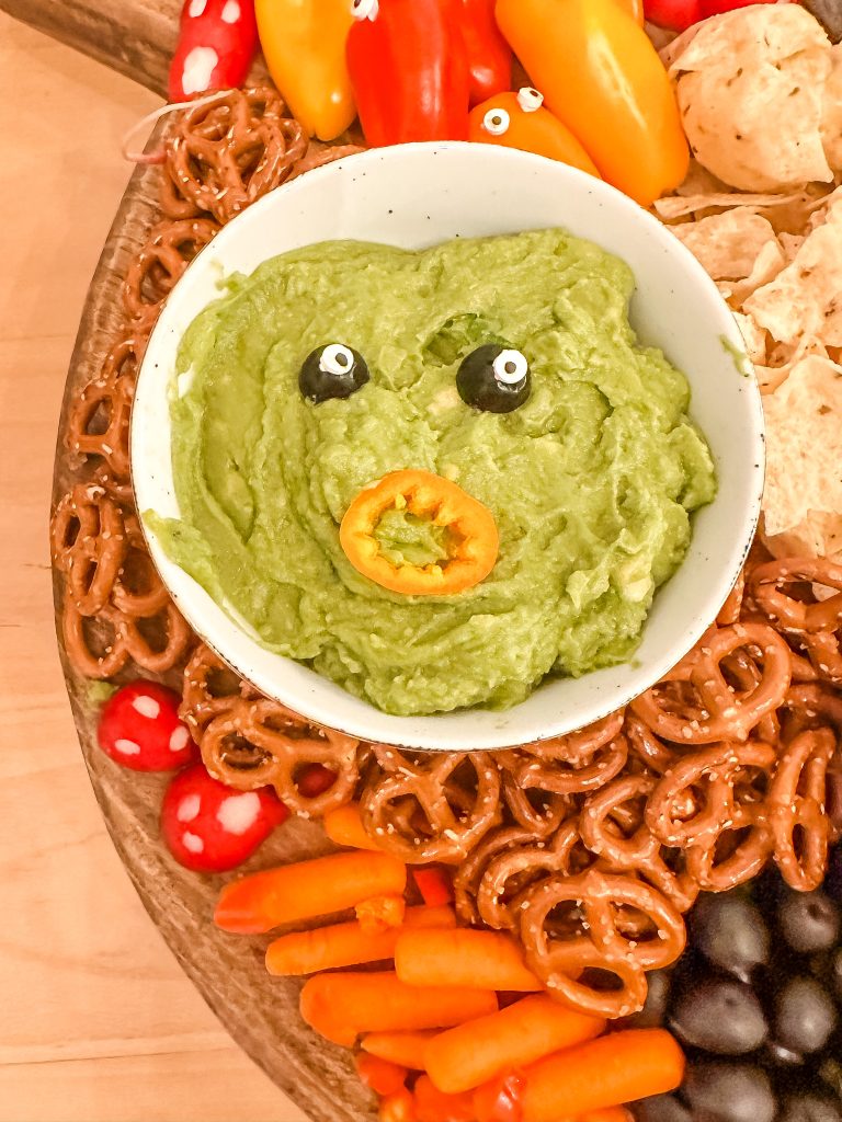 Halloween Spooky Snack Board/Halloween food/Halloween party/charcuterie board/easy dinner/hallstromhome