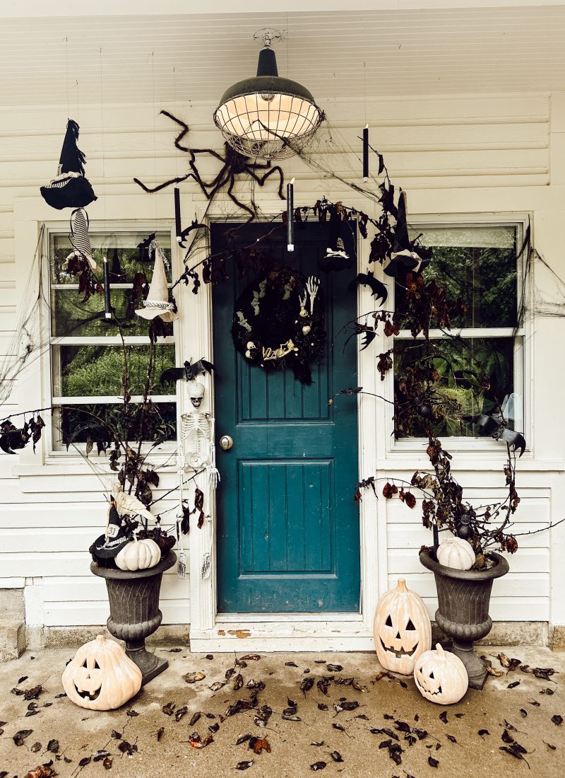 Spooky Halloween Porch/halloween porch/shabby chic halloween/pumpkin decor/creepy halloween/cute halloween/halloween party/party decor/farmhouse halloween/Hallstrom Home