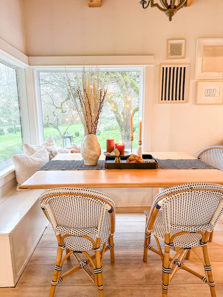Simple Spring Tablescape/spring decor/easy table decor/farmhouse table/spring home/home refresh/table decor/hallstrom home